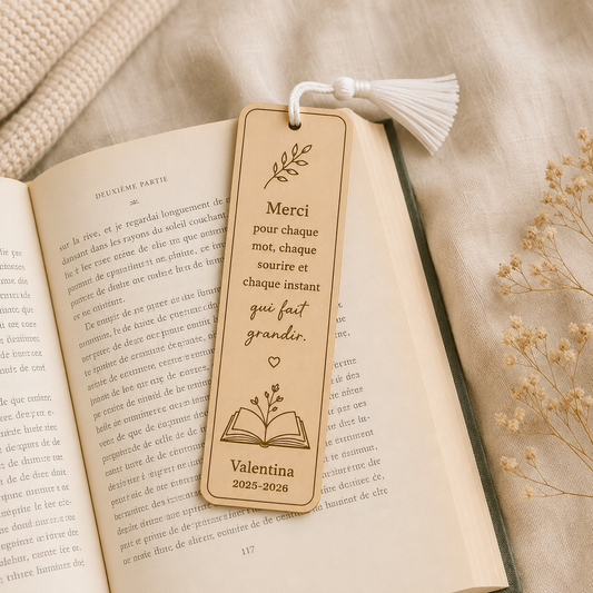 Marque-Page Personnalisé en Bois – Cadeau Maîtresse, Institutrice ou Nounou