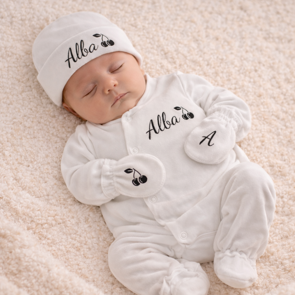 Ensemble naissance personnalisé - Pyjama, bonnet et moufles bébé