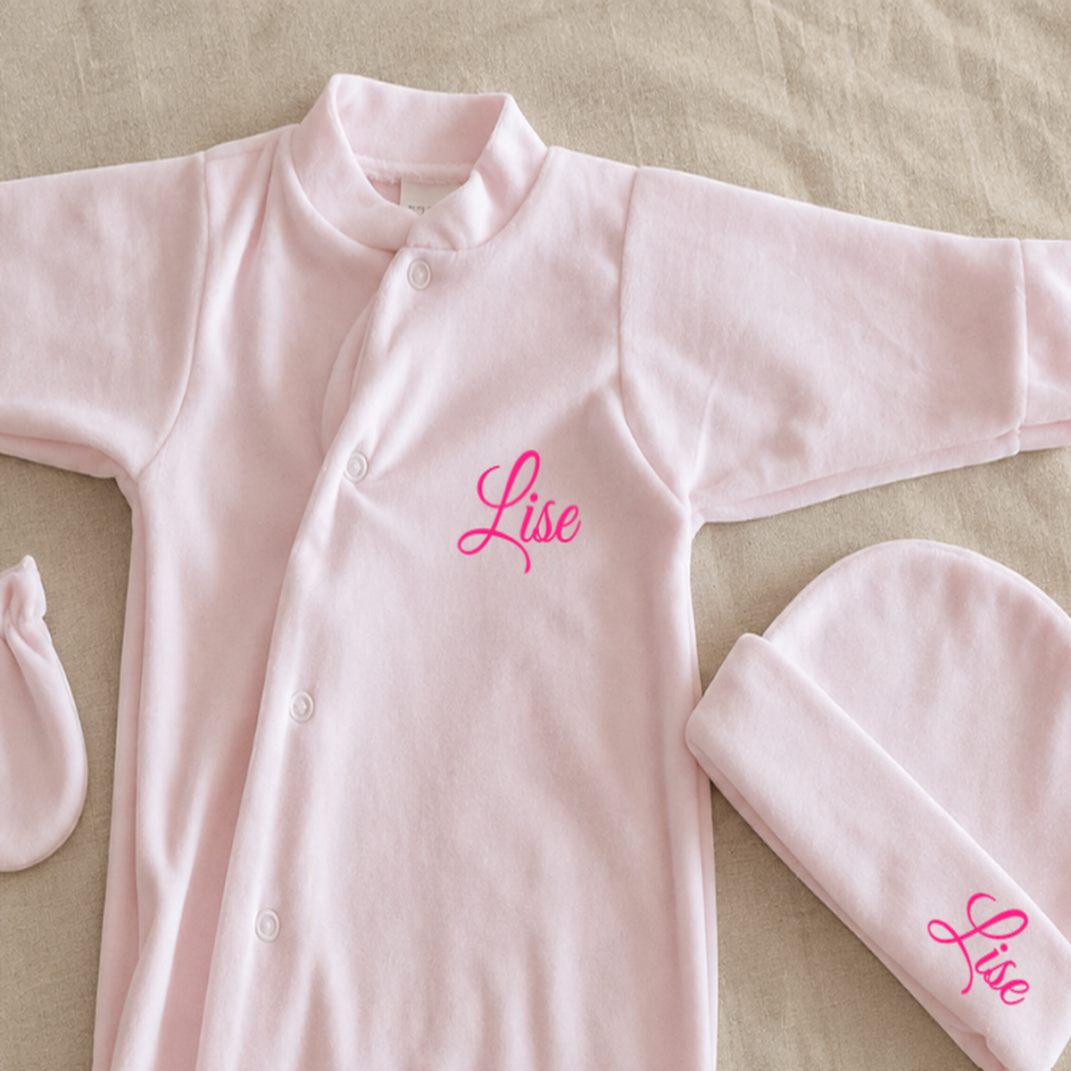 Ensemble 3 pièces bébé en velours rose personnalisé